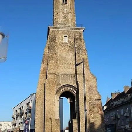 Grand De Charme-calais Nord-cour-plage Calais